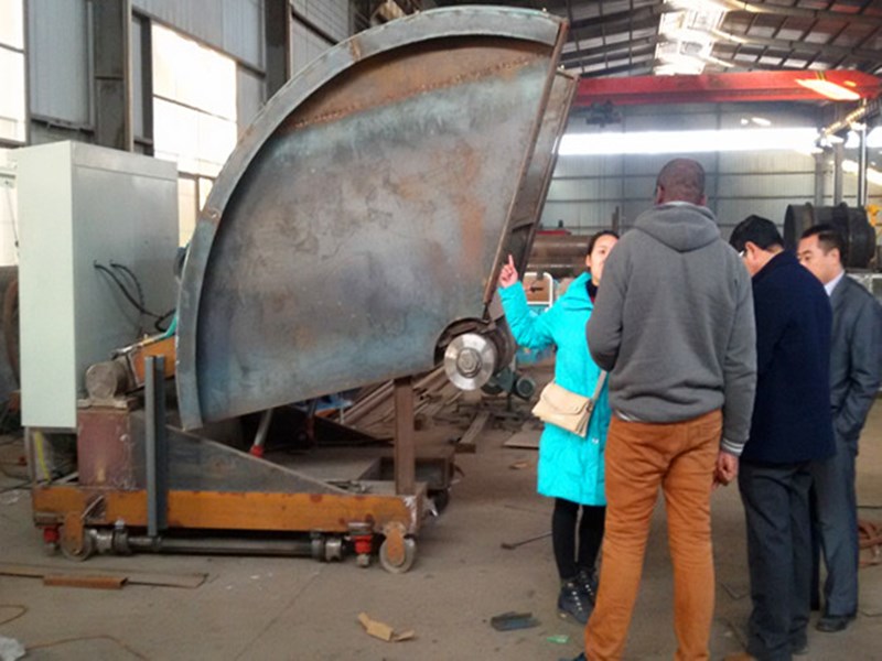 尼泊尔客户厂考察锯石机设备